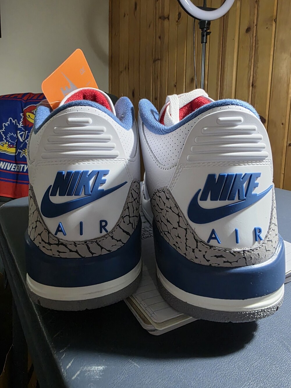 Jordan 3 Retro "True Blue" Basketball Sneakers - White / Blue Size 9m. - Picture 2 of 9